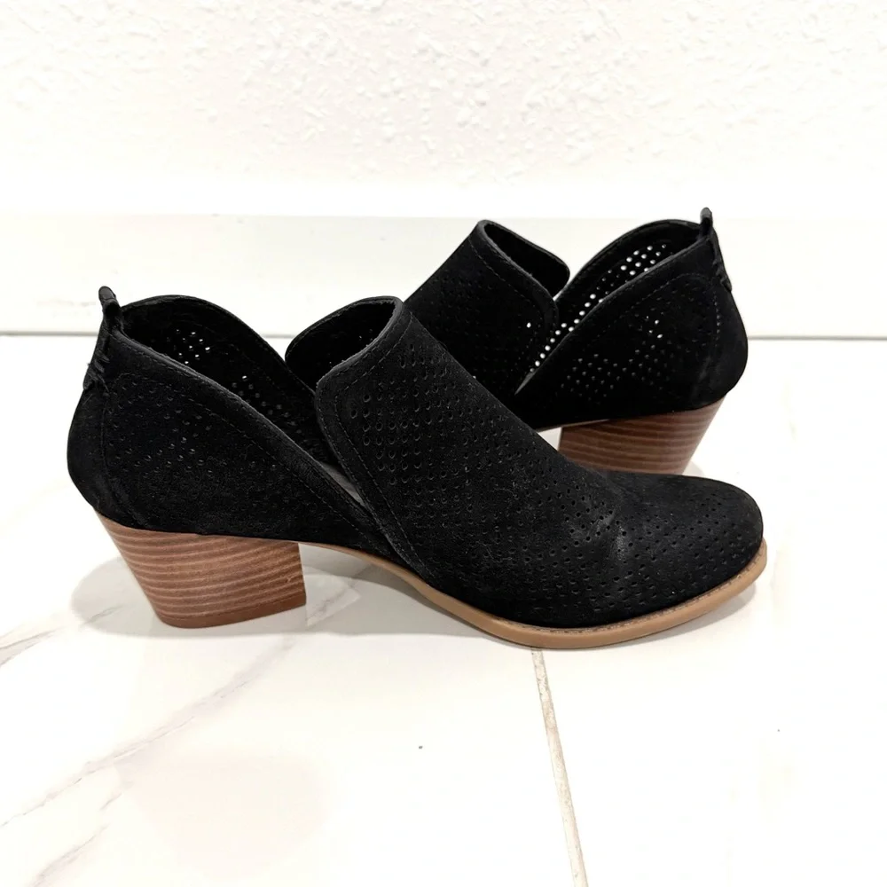 BareTraps Black Perforated Leather Ankle Booties‎ with Wood Heel 9M